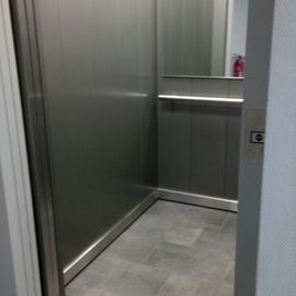 ​Fliesenverlegung Hepting GmbH​ Objekte Aufzug
